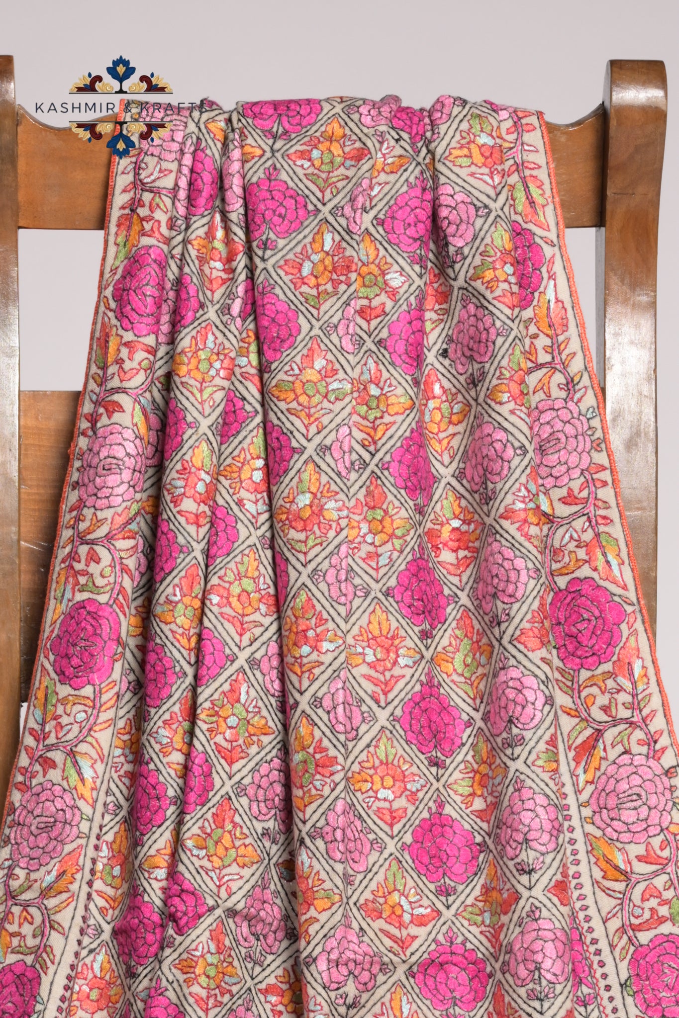 Zehba – Handwoven Papier-Mâché & Sozni Pashmina in Vibrant Rose Mosaic on Soft Beige