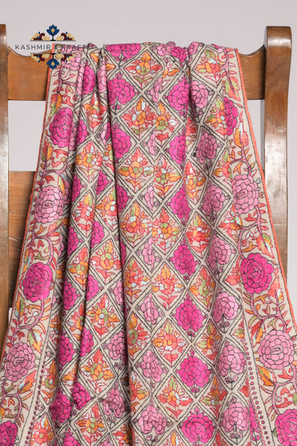 Zehba – Handwoven Papier-Mâché & Sozni Pashmina in Vibrant Rose Mosaic on Soft Beige
